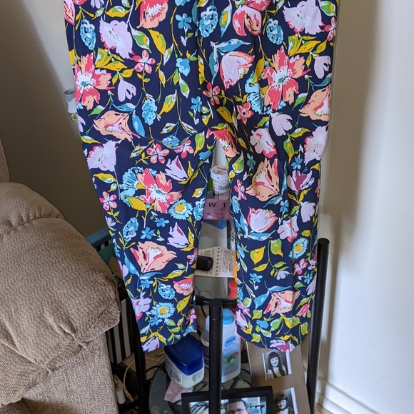 Capris - Picture 2 of 5